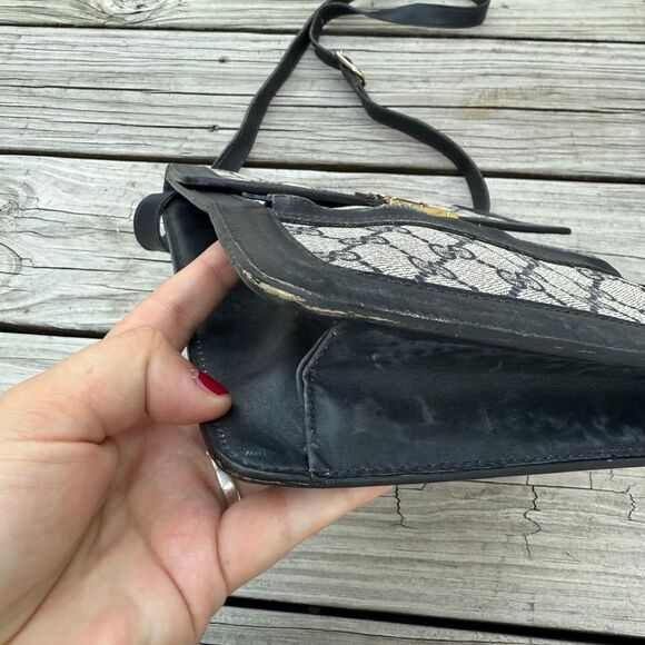 Gucci Crossbody Bag in Black and Red with Gold Accent - Picture 4 of 11